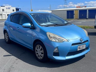 2013 Toyota Aqua - Thumbnail