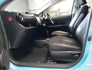 2014 Toyota Aqua - Thumbnail