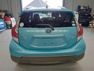 2014 Toyota Aqua - Thumbnail
