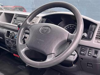 2006 Toyota Hiace - Thumbnail