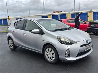 2012 Toyota Aqua - Thumbnail