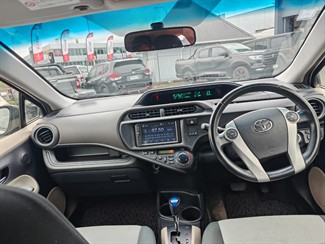 2012 Toyota Aqua - Thumbnail