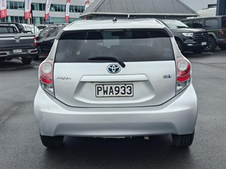 2012 Toyota Aqua - Thumbnail