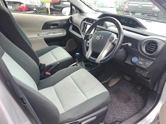2012 Toyota Aqua - Thumbnail