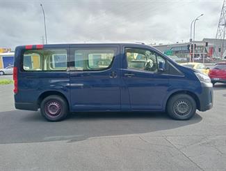 2020 Toyota Hiace - Thumbnail