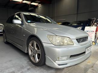 2001 Toyota Altezza - Thumbnail