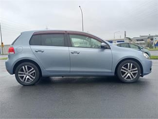 2009 Volkswagen Golf - Thumbnail