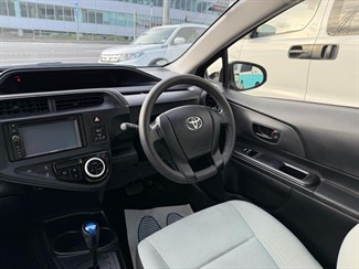 2017 Toyota Aqua - Thumbnail