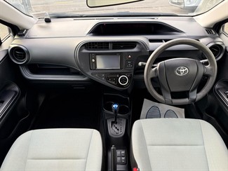2017 Toyota Aqua - Thumbnail