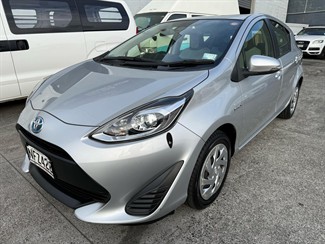 2017 Toyota Aqua - Thumbnail