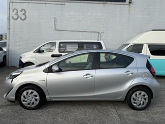 2017 Toyota Aqua - Thumbnail