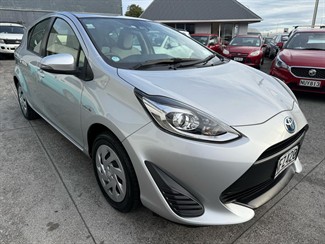 2017 Toyota Aqua - Thumbnail