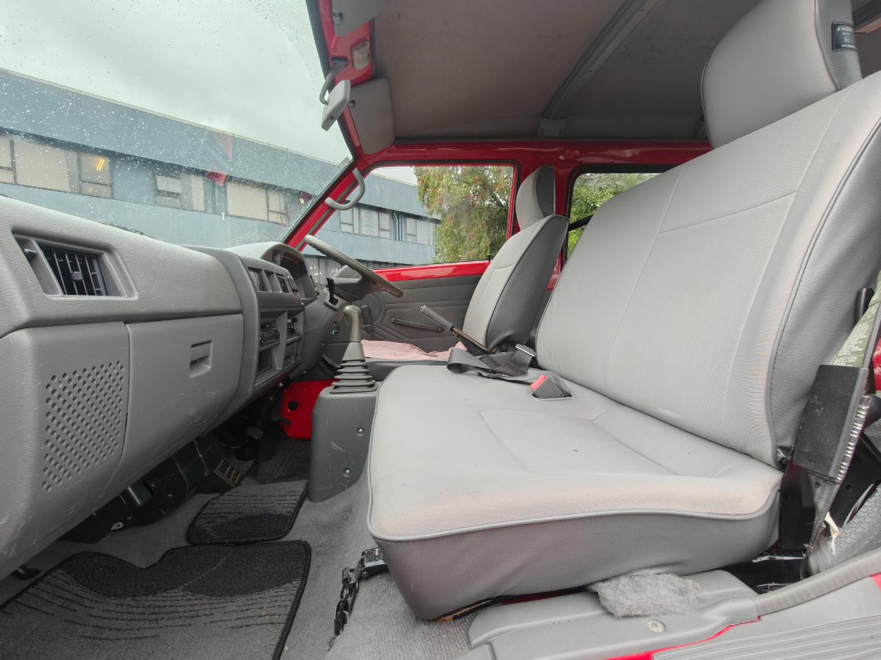 2009 Mitsubishi L300