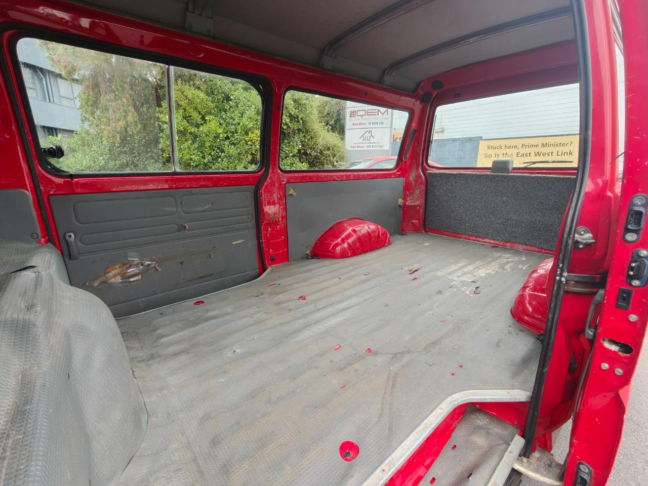2009 Mitsubishi L300