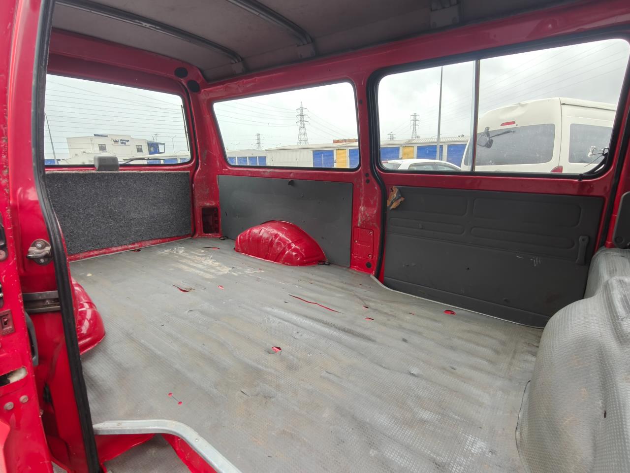 2009 Mitsubishi L300