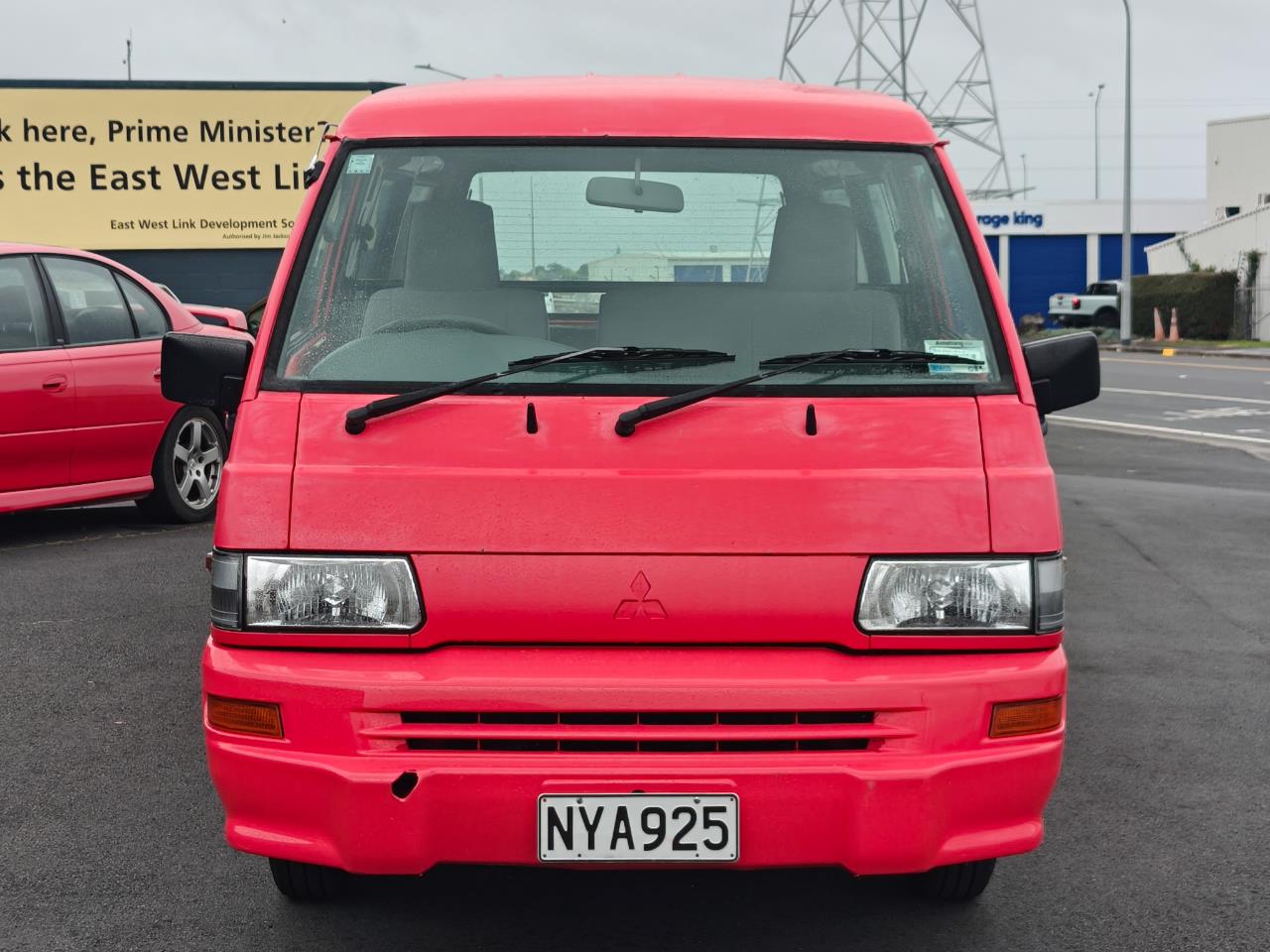 2009 Mitsubishi L300