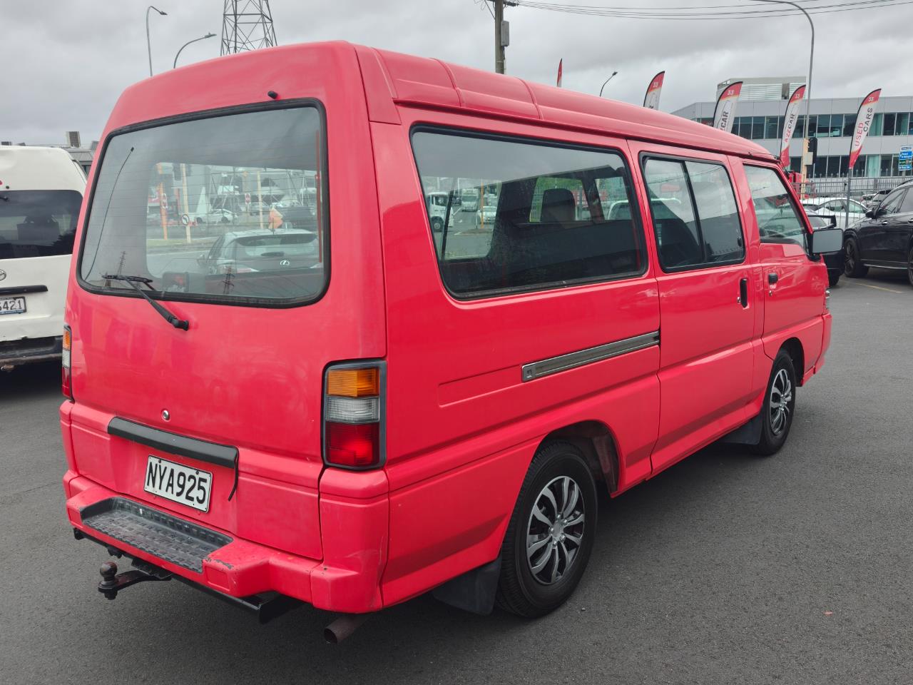 2009 Mitsubishi L300