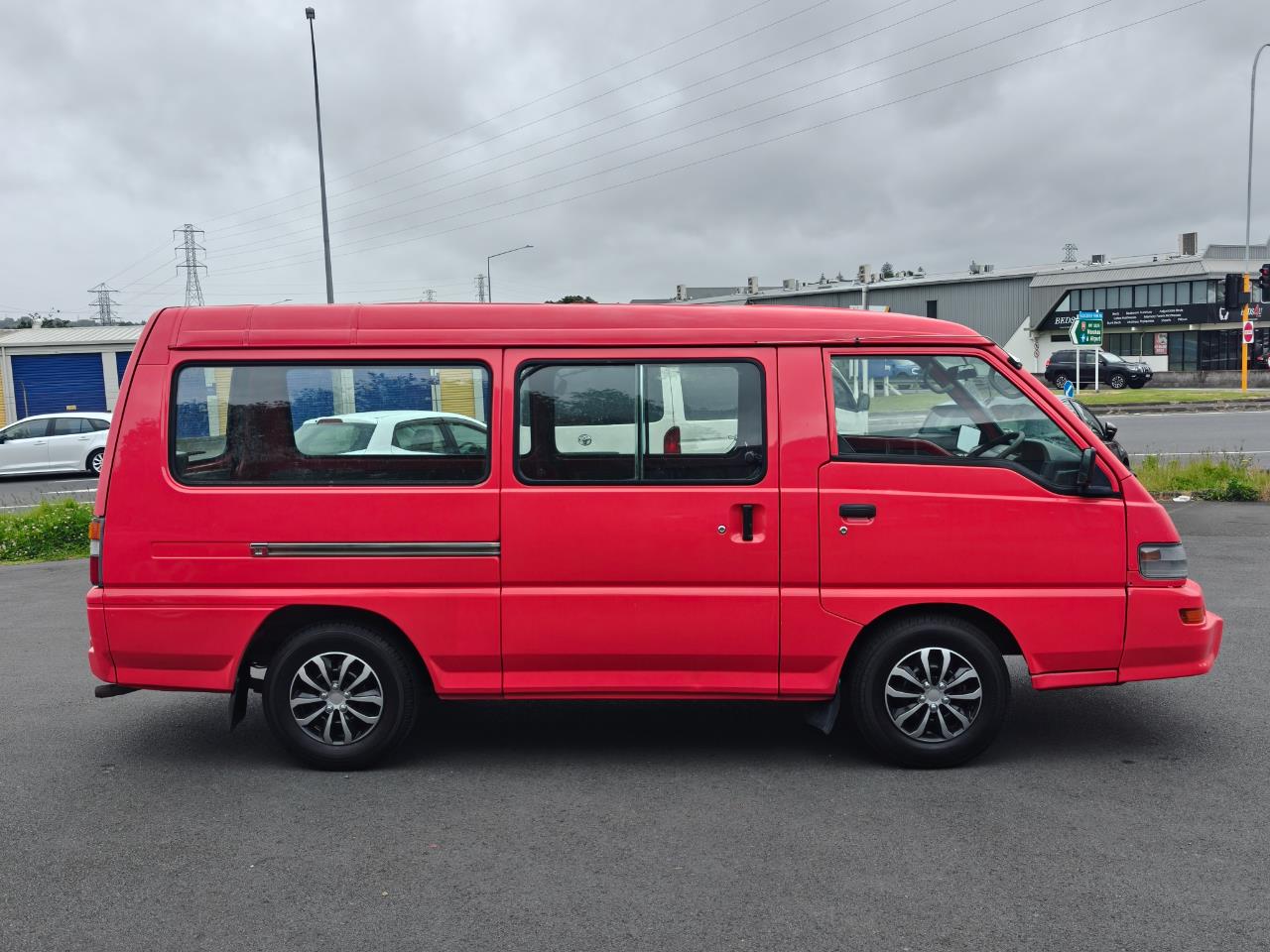 2009 Mitsubishi L300