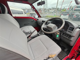 2009 Mitsubishi L300 - Thumbnail