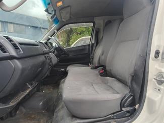 2014 Toyota Hiace - Thumbnail