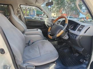 2006 Toyota Hiace - Thumbnail