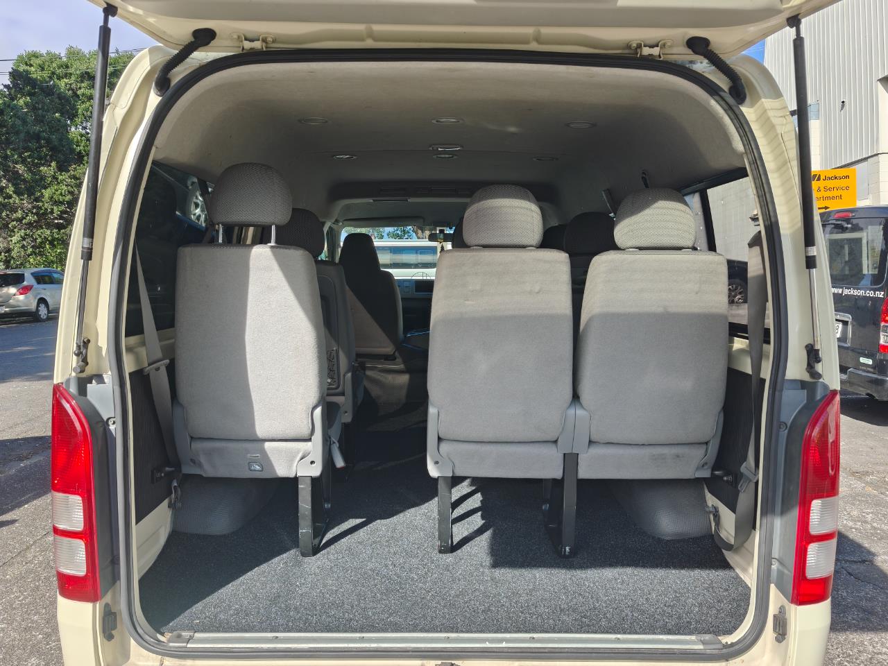 2006 Toyota Hiace