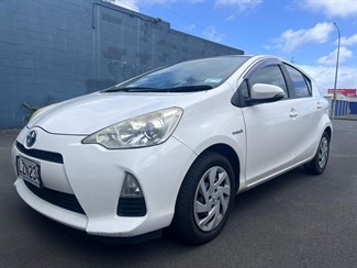 2013 Toyota Aqua - Thumbnail