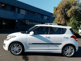 2014 Suzuki Swift - Thumbnail