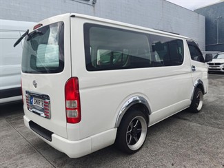 2015 Toyota Hiace - Thumbnail
