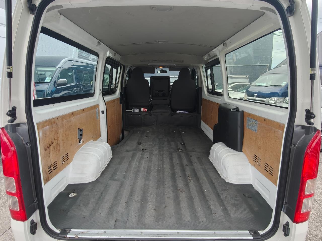 2015 Toyota Hiace
