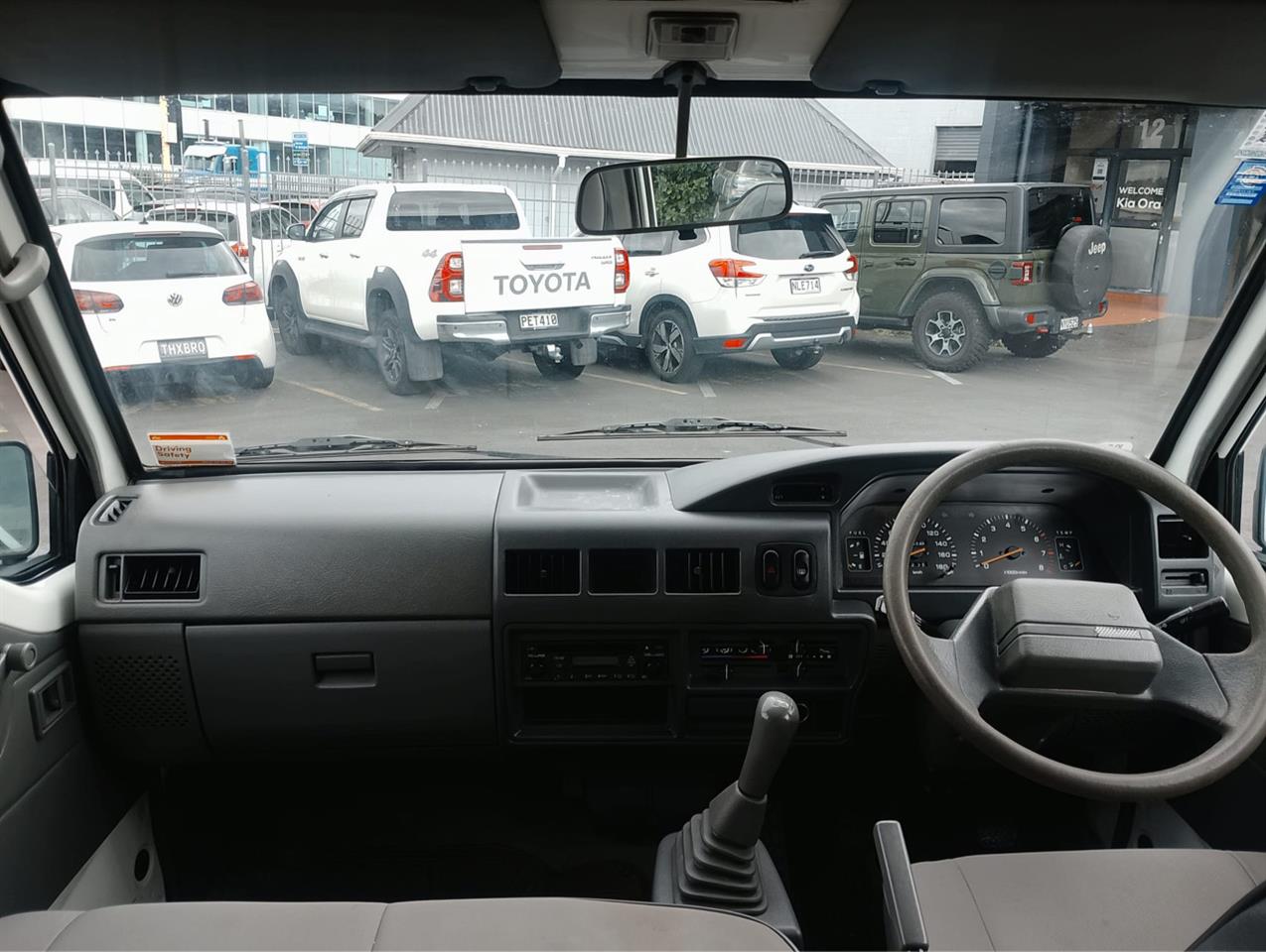 2010 Mitsubishi L300