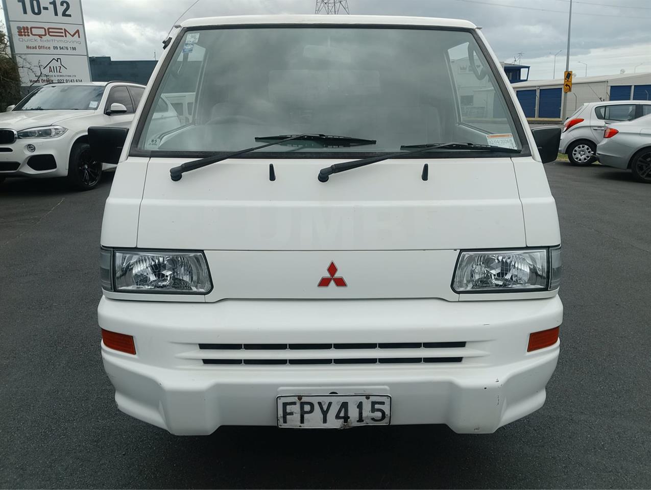 2010 Mitsubishi L300