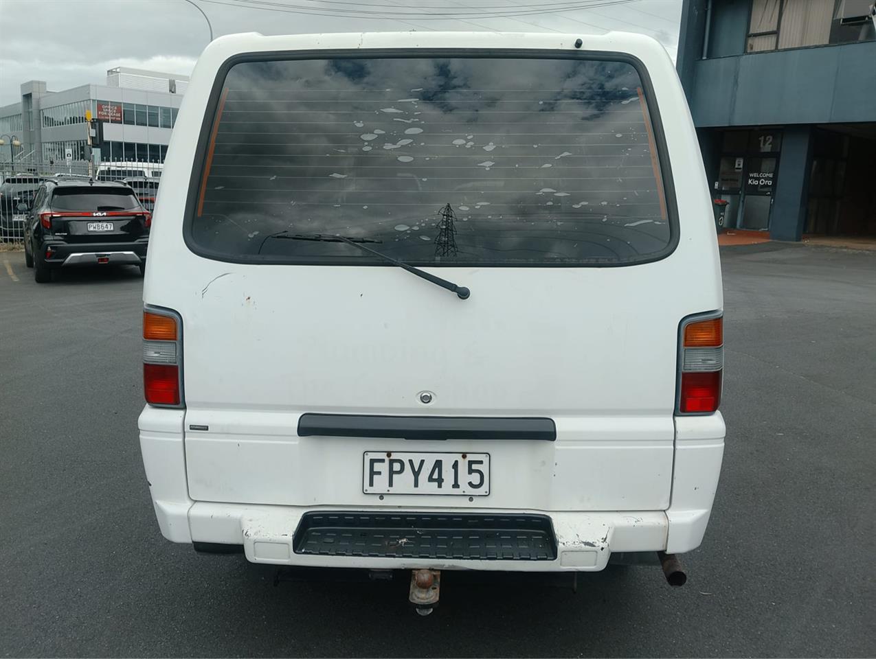 2010 Mitsubishi L300