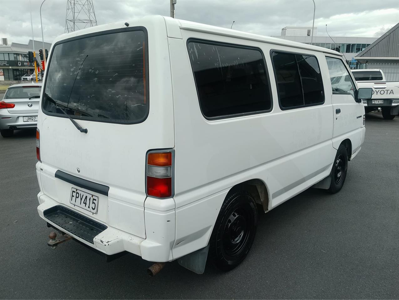 2010 Mitsubishi L300