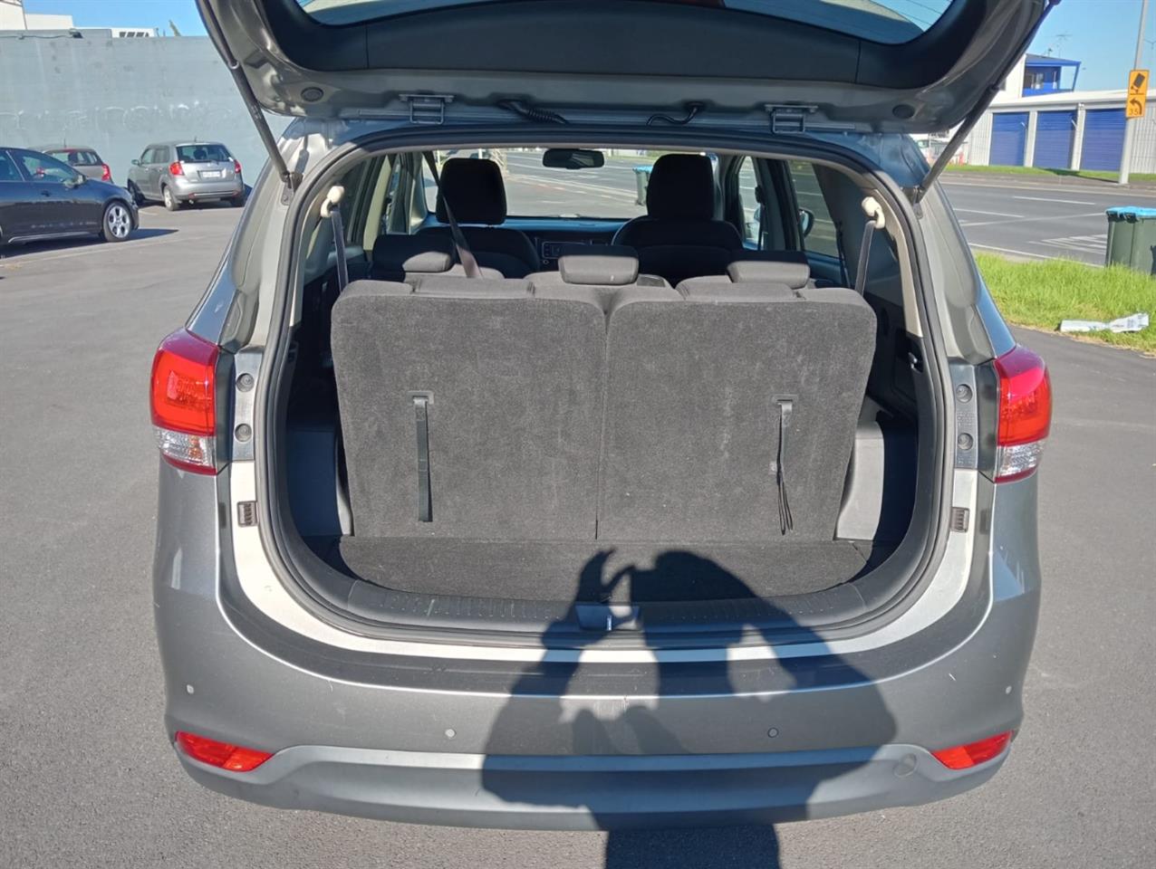2015 Kia Carens