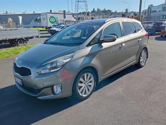 2015 Kia Carens - Thumbnail