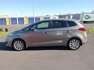 2015 Kia Carens - Thumbnail