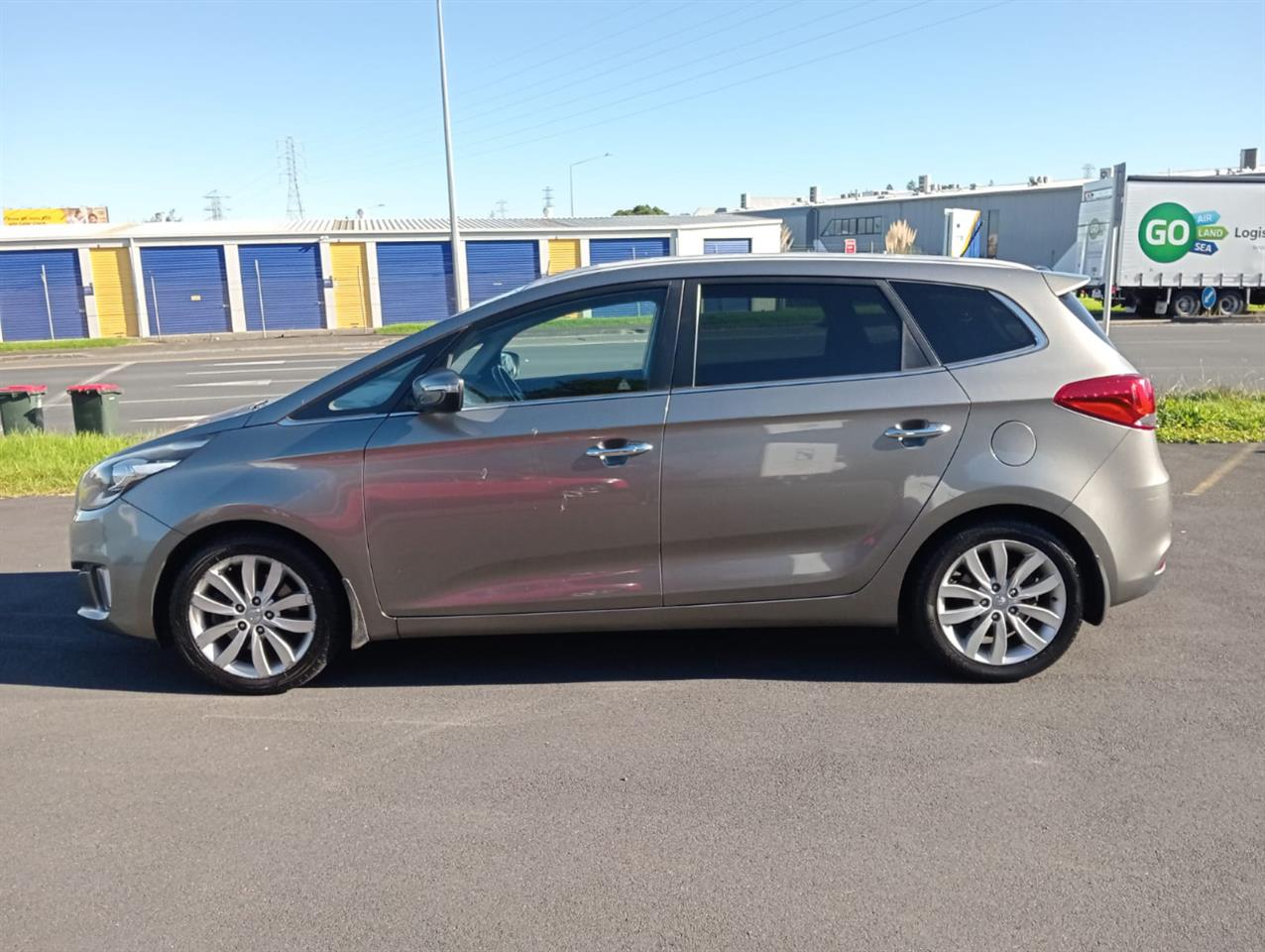 2015 Kia Carens