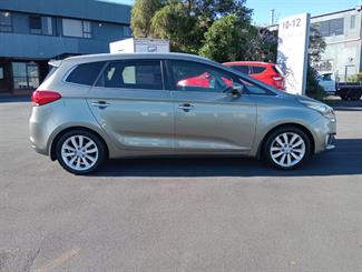 2015 Kia Carens - Thumbnail