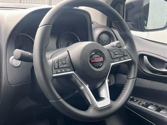 2025 Nissan Navara - Thumbnail