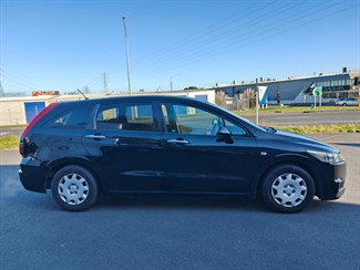 2007 Honda Stream - Thumbnail