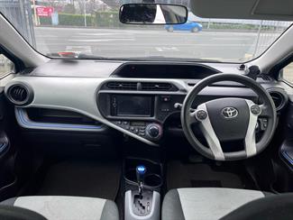2013 Toyota Aqua - Thumbnail