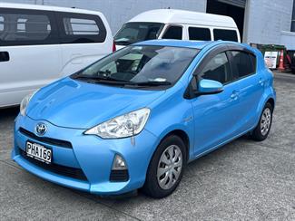 2013 Toyota Aqua - Thumbnail