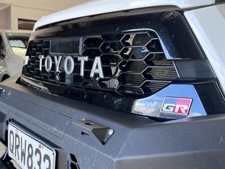 2022 Toyota Hilux - Thumbnail