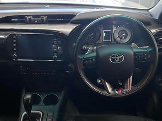 2022 Toyota Hilux - Thumbnail