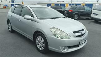 2004 Toyota Caldina - Thumbnail