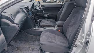 2004 Toyota Caldina - Thumbnail