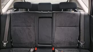 2004 Toyota Caldina - Thumbnail