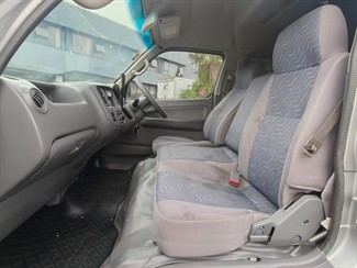 2004 Nissan Caravan - Thumbnail