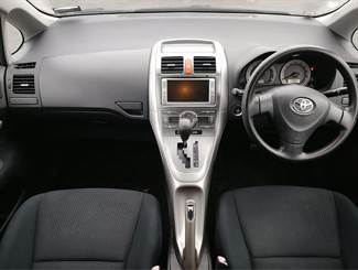 2008 Toyota Auris - Thumbnail